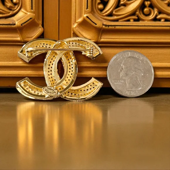 Gold Bling Brooch / Pendant - Picture 2 of 4